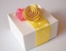 scatolina con rose carta