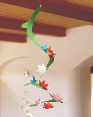 Com-four® 12x Farfalle Per La Decorazione - Animali Svolazzanti Artificiali Con Clip Di Fissaggio - Farfalle Colorate Per La Decorazione Della Tavola (12 Pezzi - 08 Cm