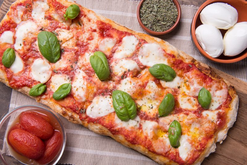 ricetta facile per fare la pizza con i bambini