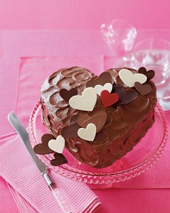 Torta a forma di cuore con ganache al cioccolato