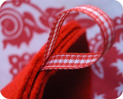 palline-di-natale-feltro-fettuccia