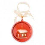 idee-addobbi-natale-thun-pallina-rossa-con-casetta