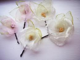 acconciature-prima-comunione-mollette-organza