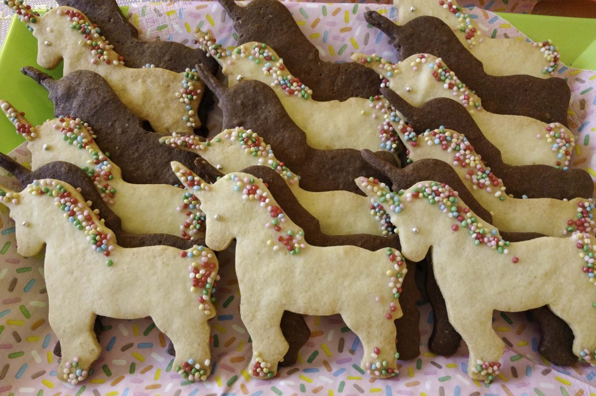 biscotti da fare con i bambini a forma di unicorno