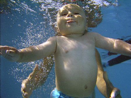 nuoto per bambini appena nati