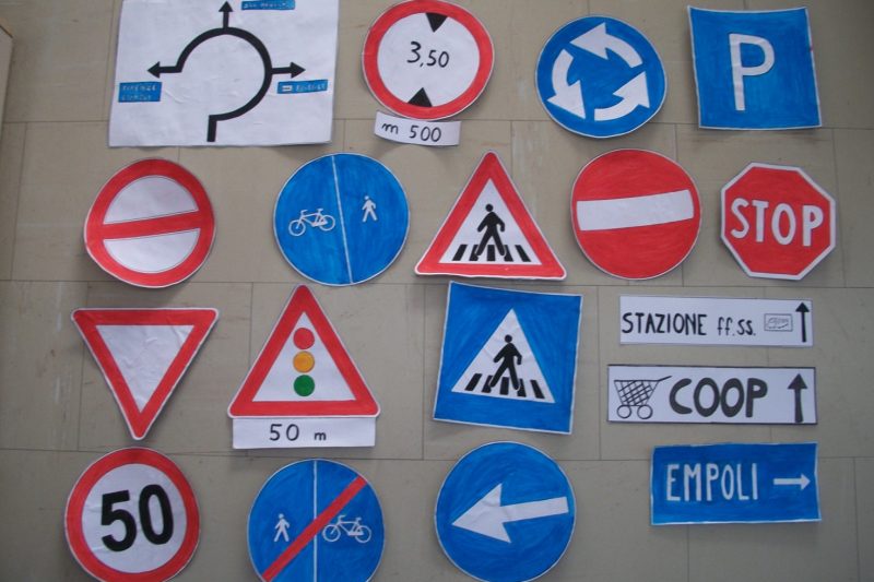 segnali disegnati scuola