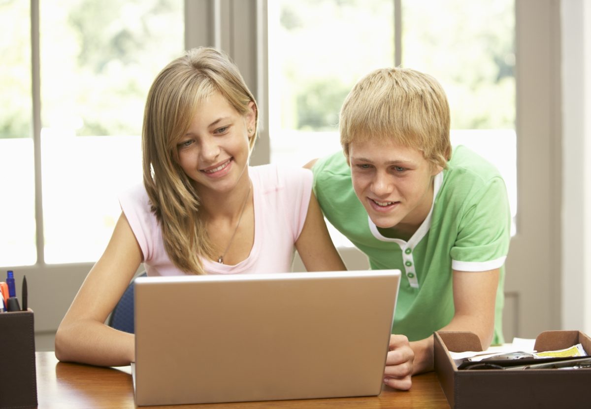 ragazzi con pc