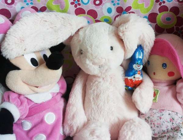 Caccia all'uovo di Pasqua_coniglietto_con cioccolatino