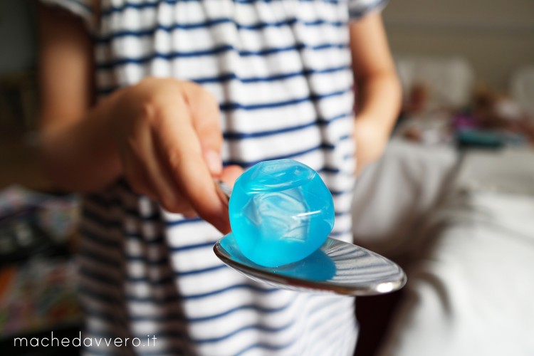 Giochi per una festa a tema Frozen_corsa con il cucchiaino