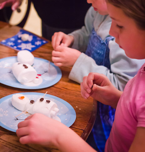 Giochi per una festa a tema Frozen_laboratorio di cucina Olaf
