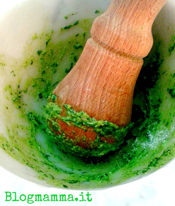 Menù facile da fare con i bambini_pesto