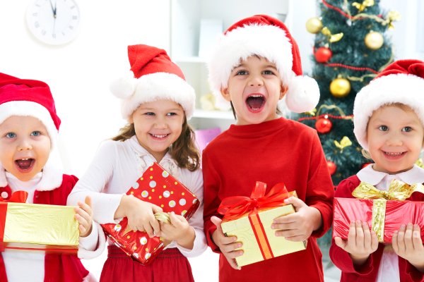 Foto Bambini Di Natale.Bambini Vestiti Per Le Feste Di Natale Blogmamma It