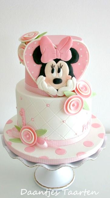 torte compleanno di Minnie con cuore