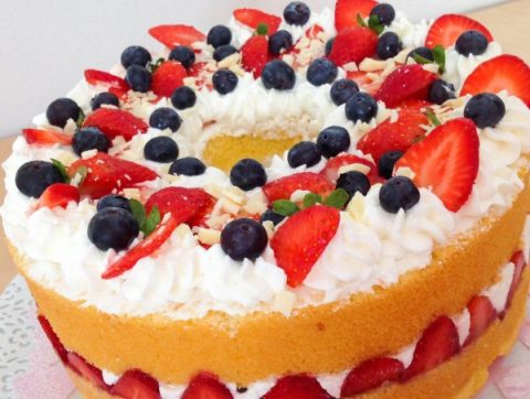 torte di compleanno con la frutta_chiffon cake