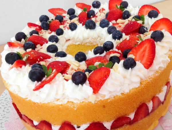 torte di compleanno con la frutta_chiffon cake