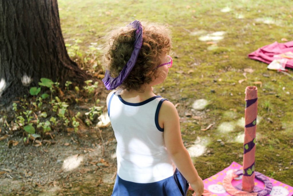 festa d'estate Disney Junior_bambina con anelli