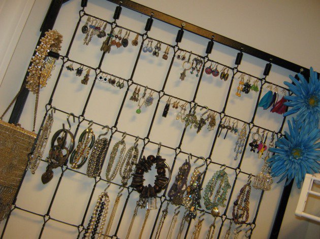 come riutilizzare un lettino da bambini_porta gioielli