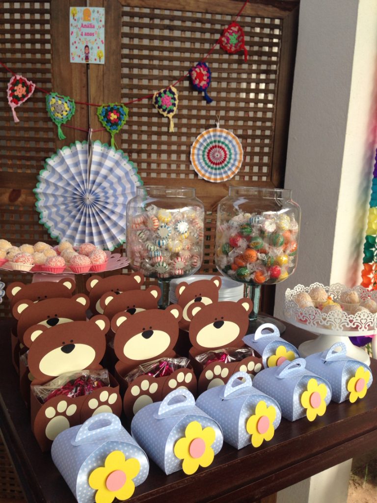 regalini fine festa di Masha e Orso_sacchetti orso e fiore