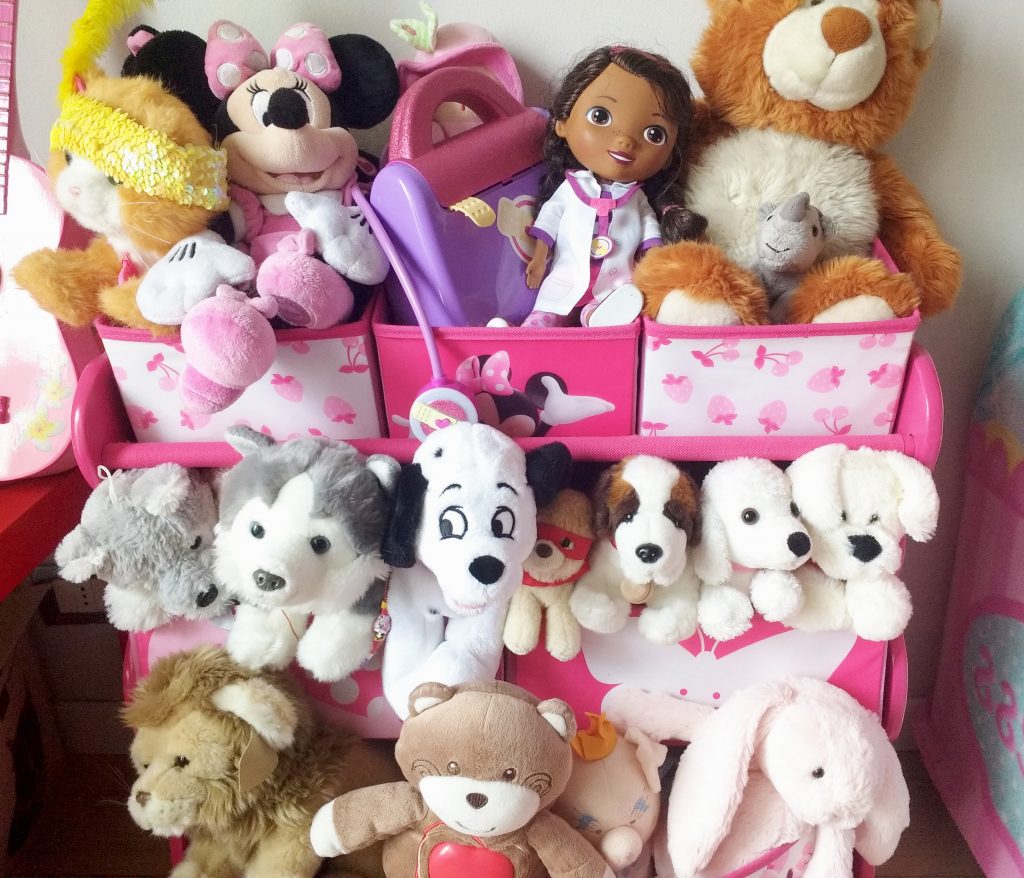 la-dottoressa-peluche-e-il-magico-mondo-di-peluchelandia_larmadietto-dei-giochi