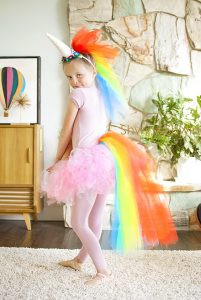Costume di carnevale fai da te da unicorno per bambini con tutù