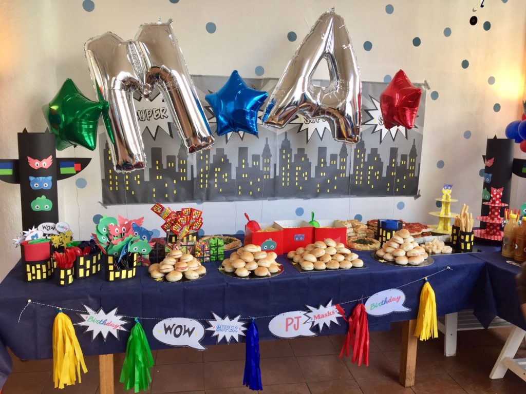 Decorazioni PJ Masks fai da te per festa di compleanno_allestimento 1