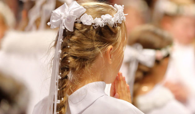 Pettinature Con Capelli Lunghi Adatte A Prima Comunione E Altre Cerimonie