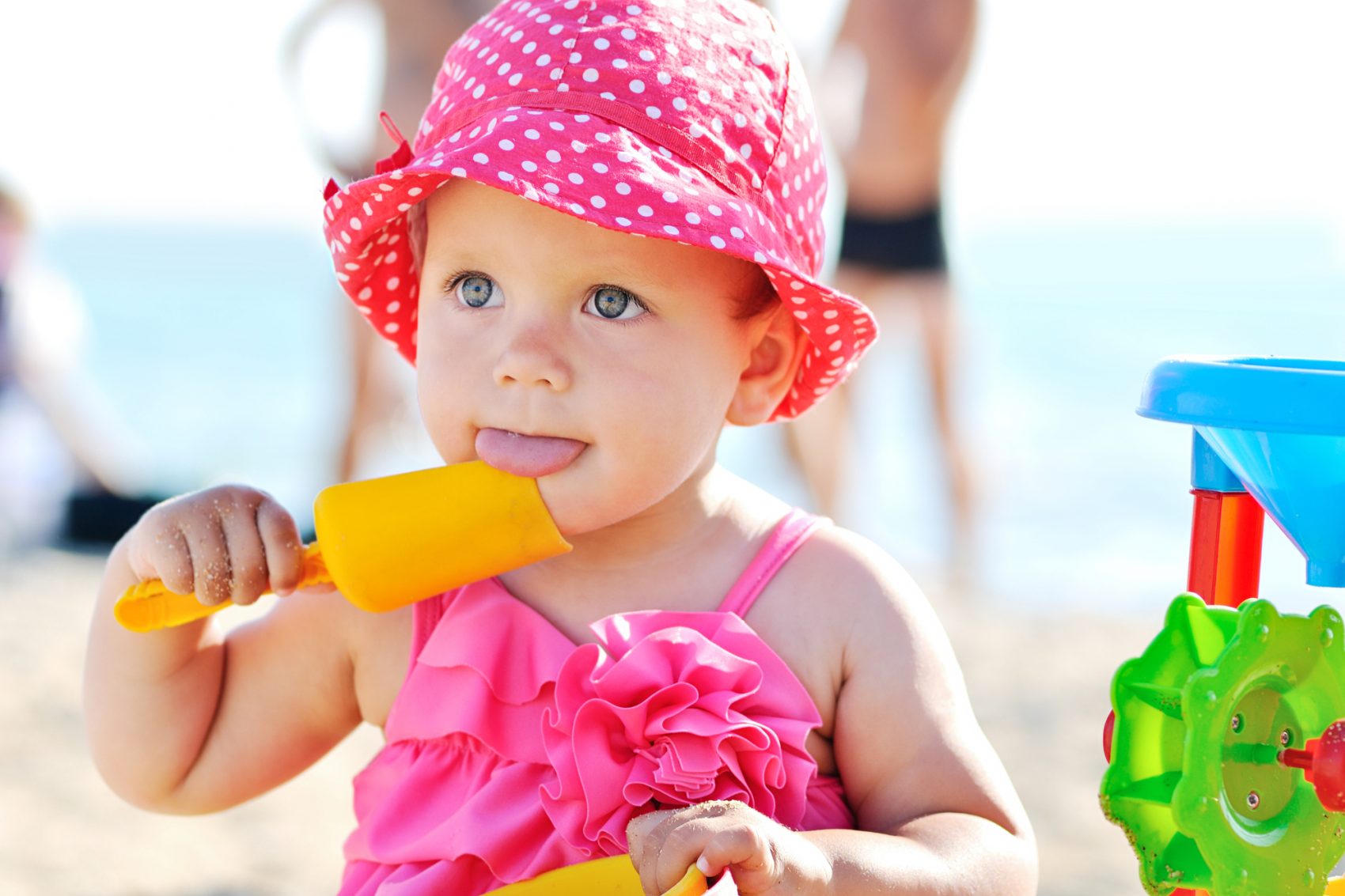Come proteggere le orecchie dei bambini al mare