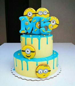 Torte dei Minions con crema al burro e biscotti decorati