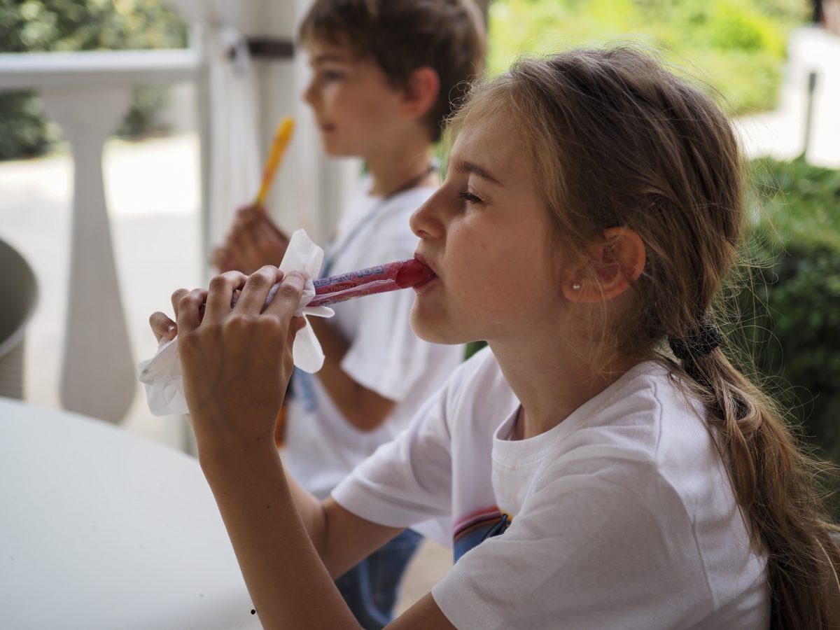 bambina con polaretti Polaretti