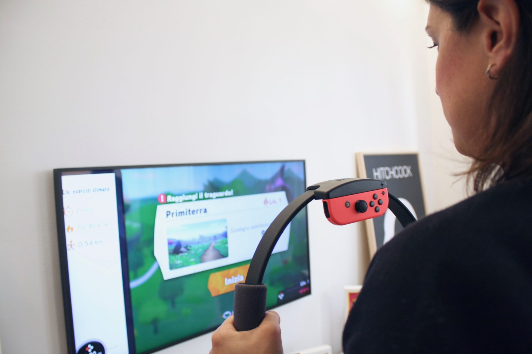 mamma che fa ginnastica con nintendo ring fit adventure