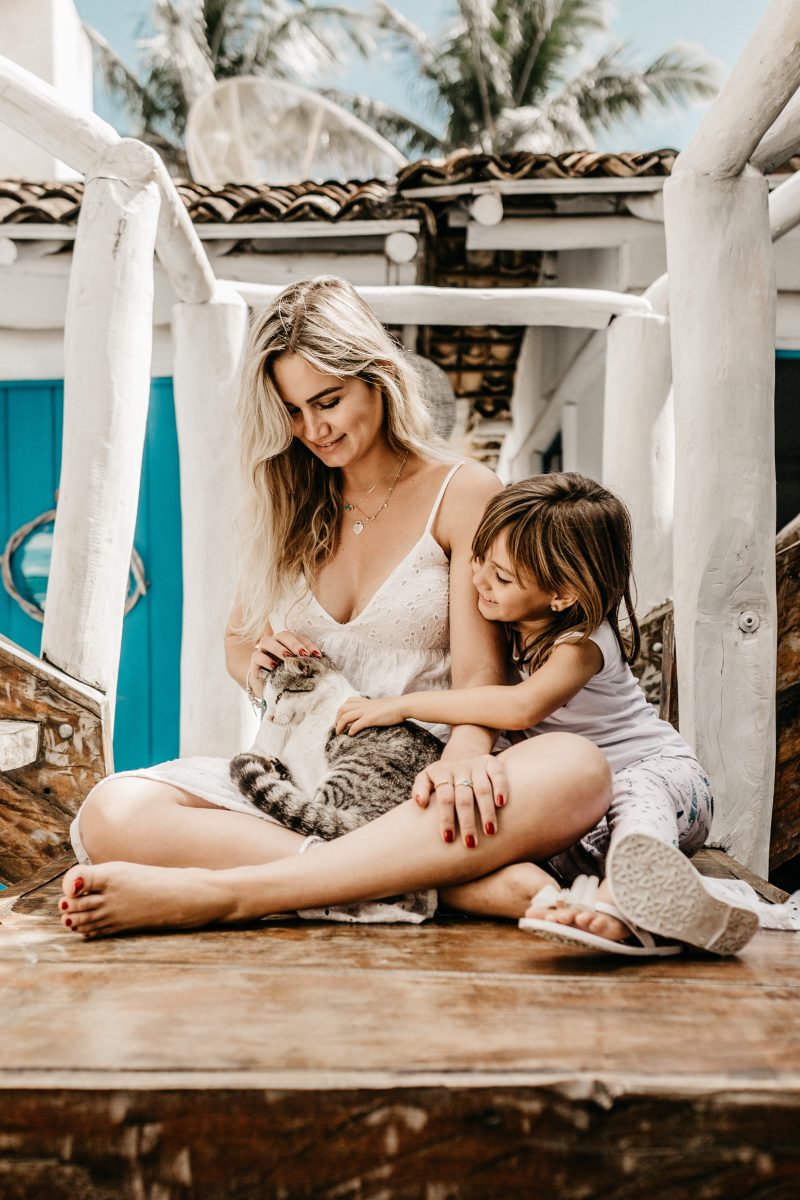 Gatto e neonato