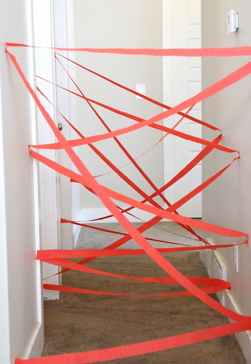 giochi per far muovere i bambini in casa. labirinto laser